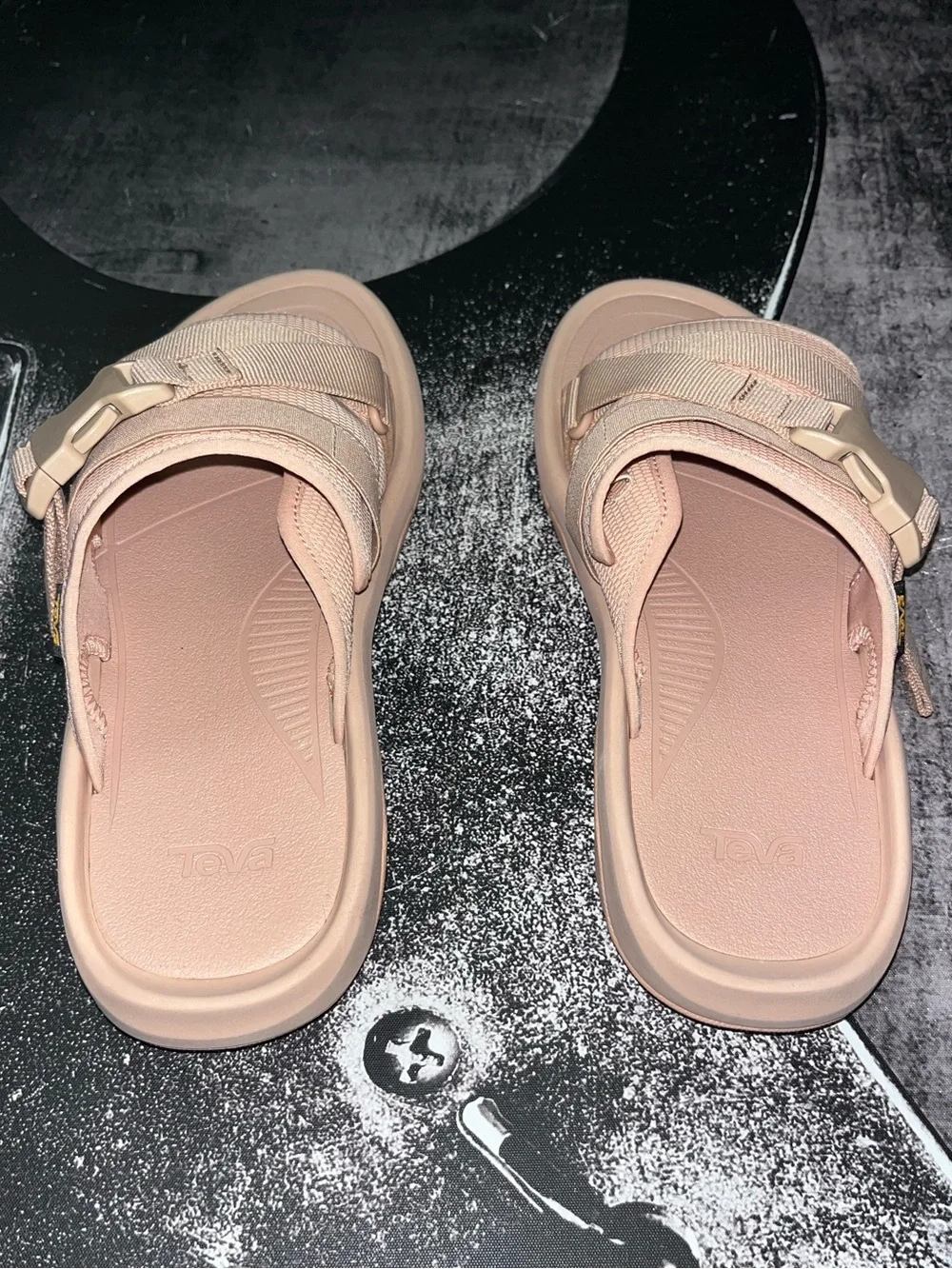 NIB Teva Hurricane Sandal